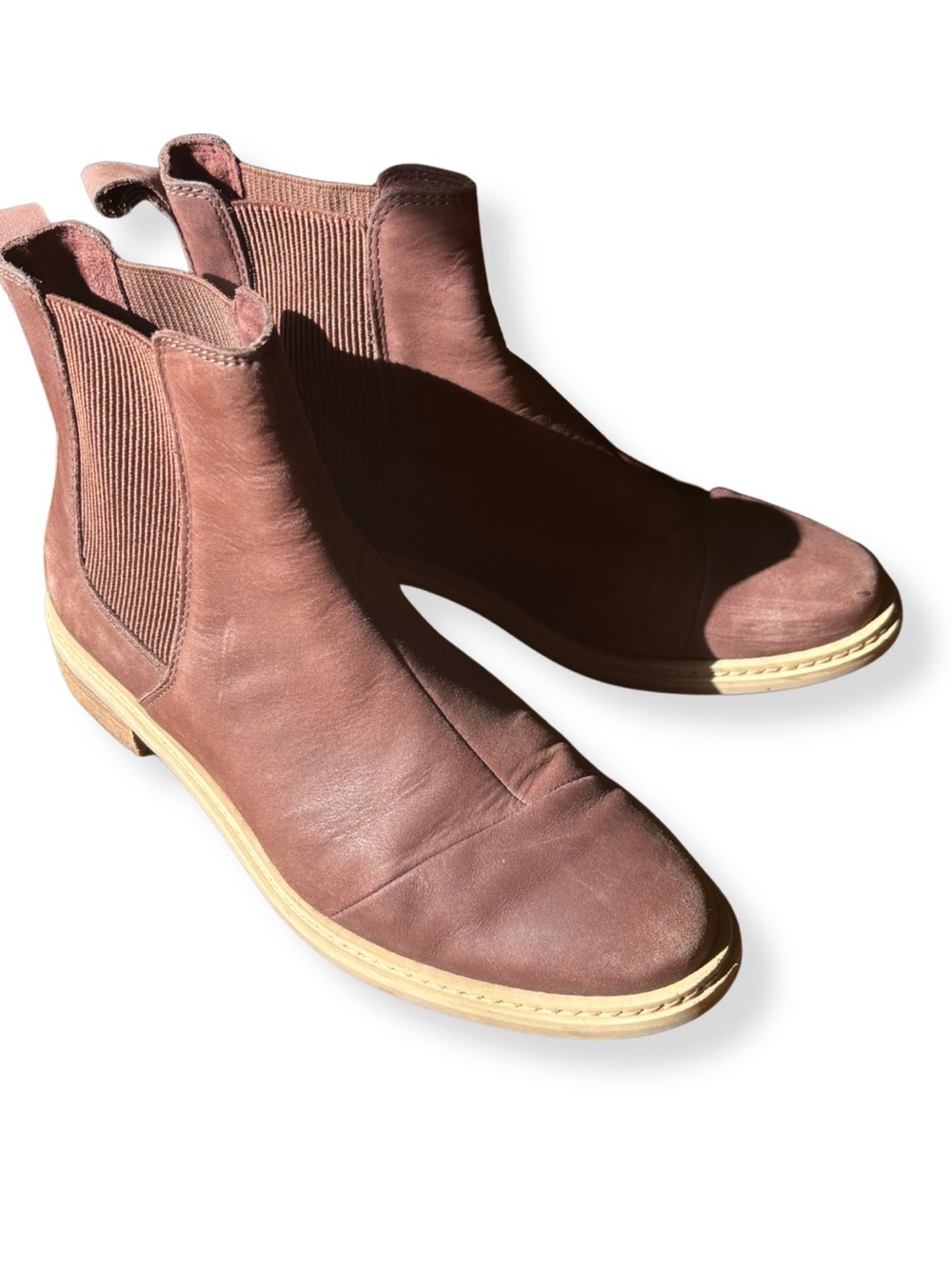 TOMS Brown Leather Chelsea Ankle Boots Women’s US 9 EU 40 Pull On Comfort 🥾